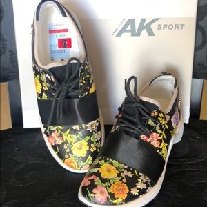 AK Sport Tennis Shoe